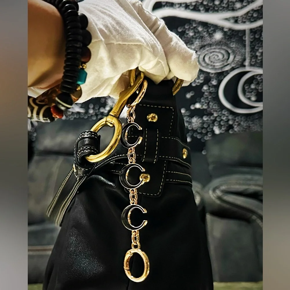 Vintage Y2K Coach soho Black Leather Shoulder Bag with Gold Hardware 2005years - Picture 10 of 17